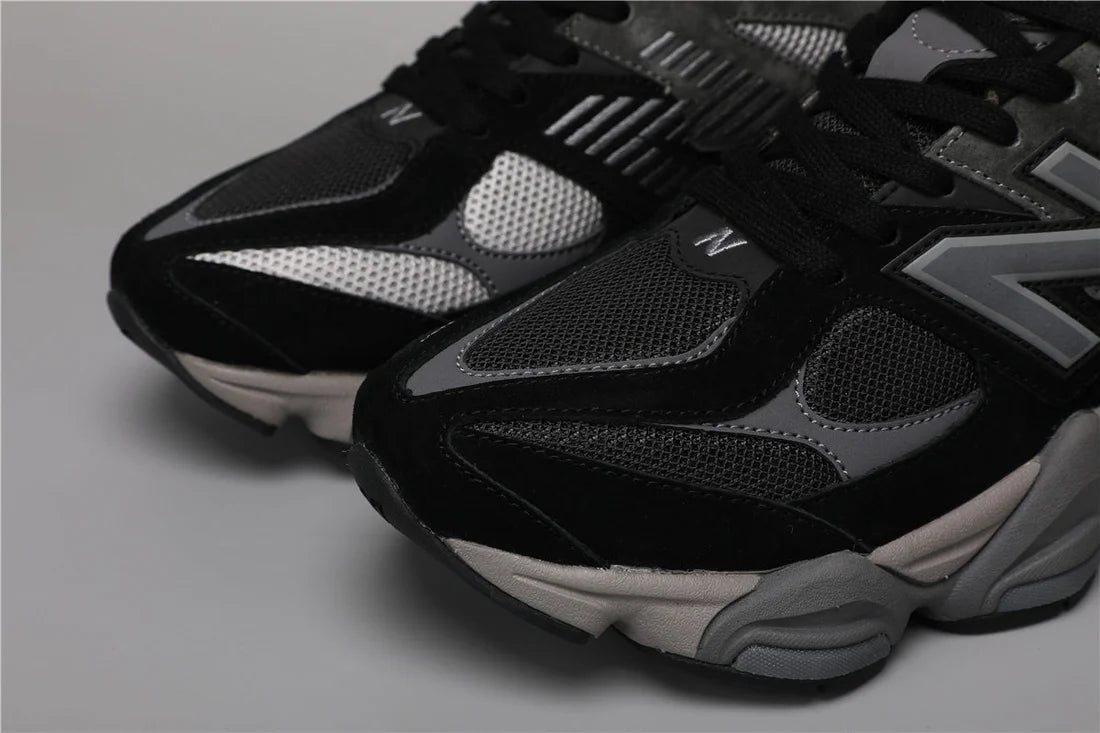 NB 9060 Black Castlerock