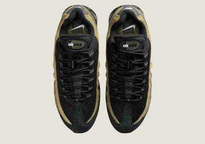 Air Max 95 x UNDEFEATED Olive
