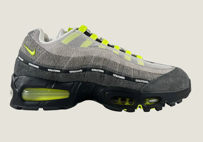 Air Max 95 x UNDEFEATED Nyc Neon